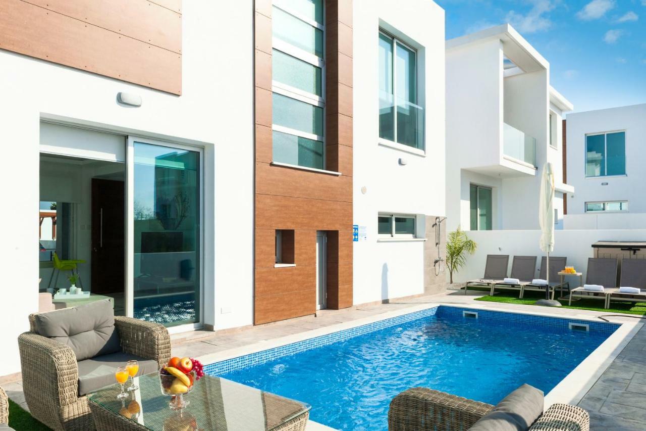 Villa Carmen Protaras Bagian luar foto