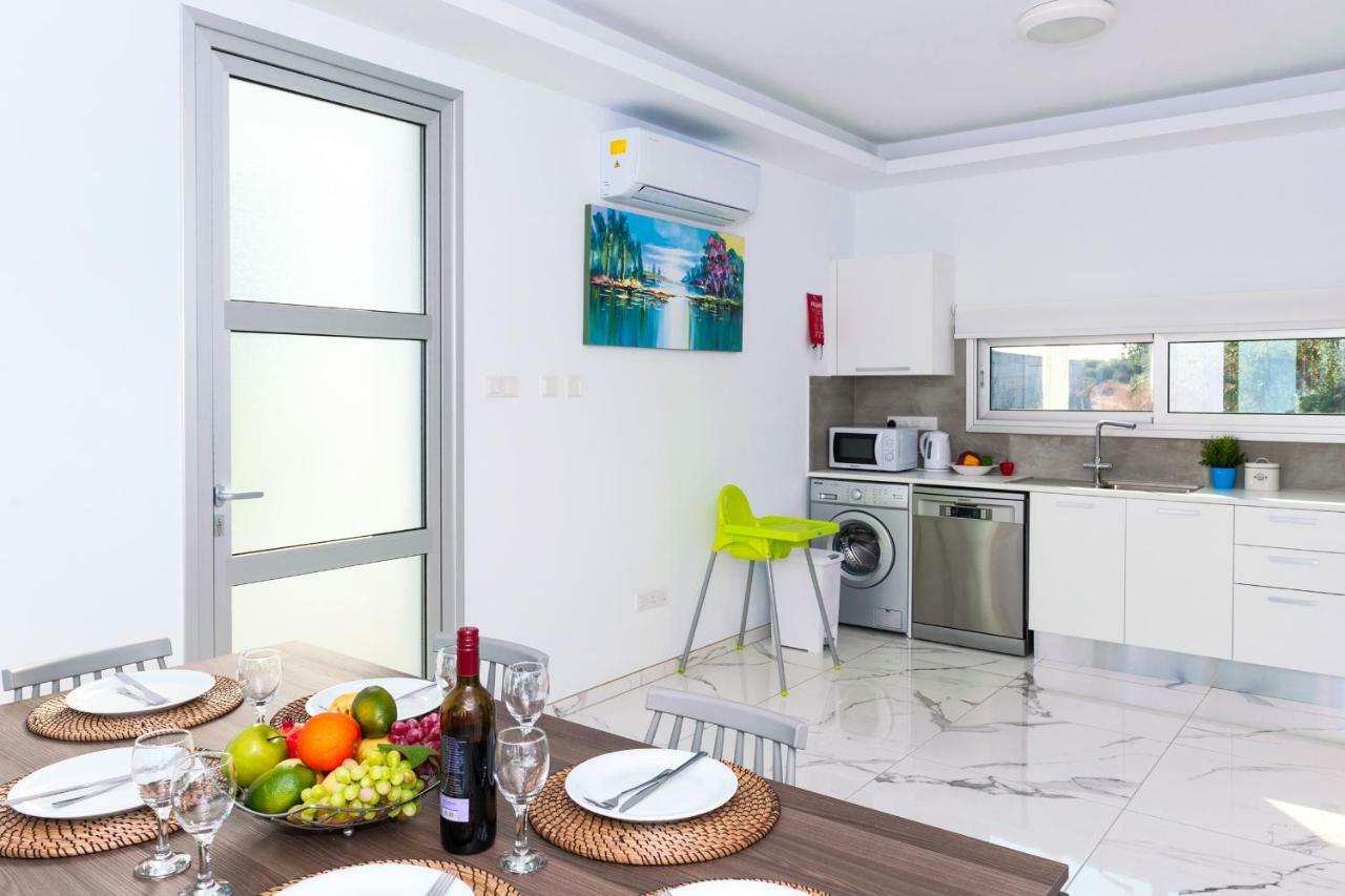 Villa Carmen Protaras Bagian luar foto