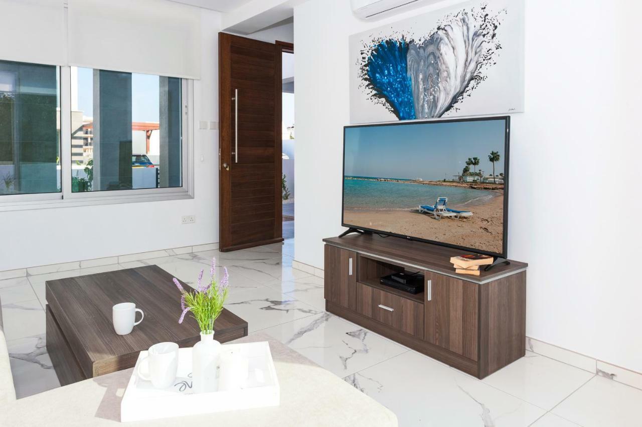 Villa Carmen Protaras Bagian luar foto