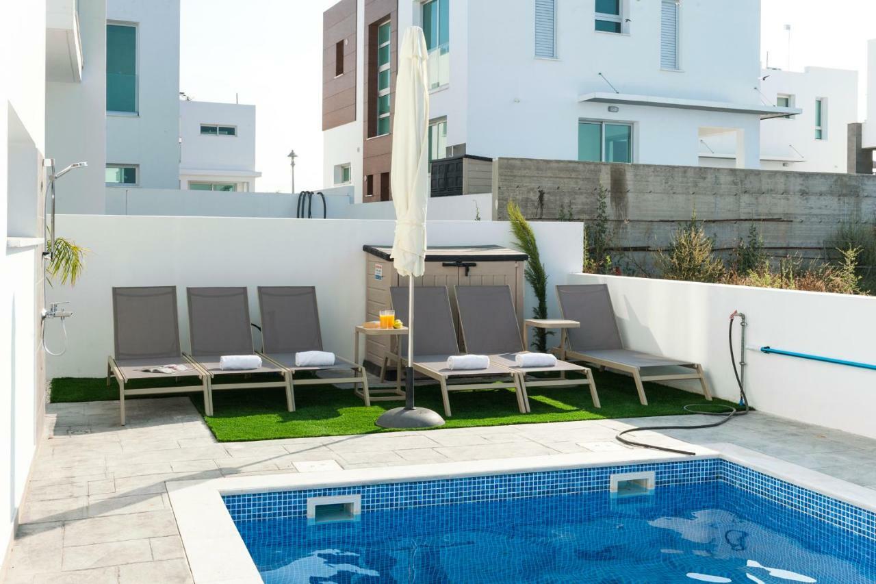 Villa Carmen Protaras Bagian luar foto